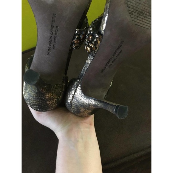 VERA WANG LAVENDER Snakeskin JEWEL Strappy SANDALS Heels 6.5 SPECIAL Occasion - Picture 11 of 11